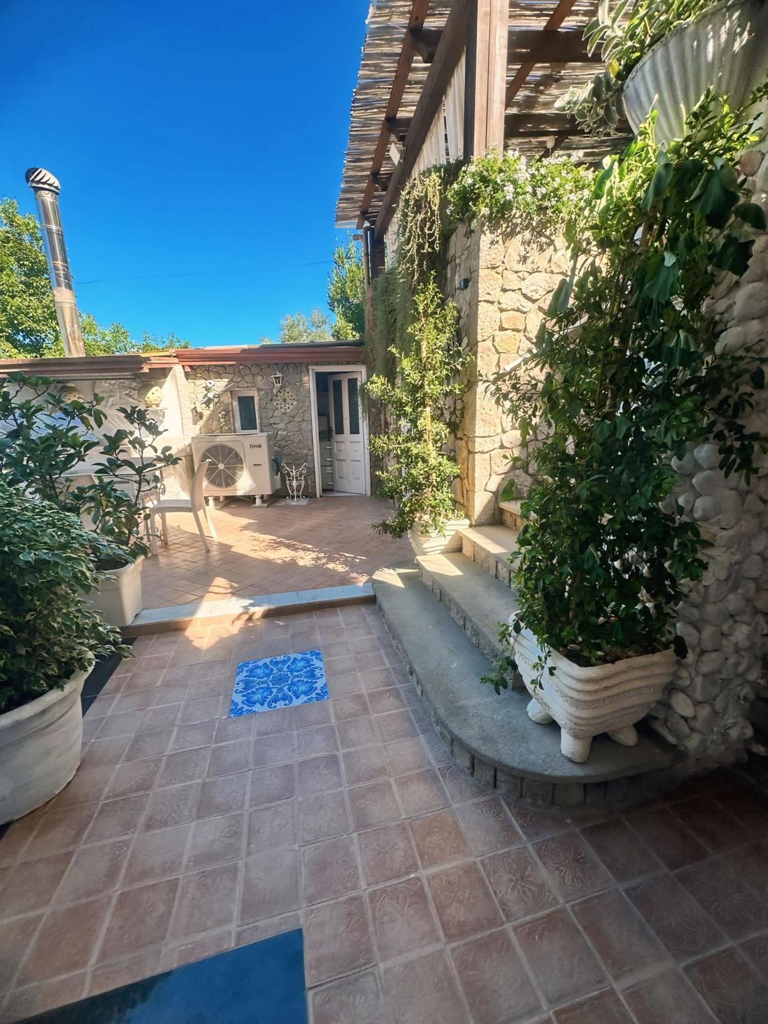 Maison Vico94 Вико Екуензе Екстериор снимка