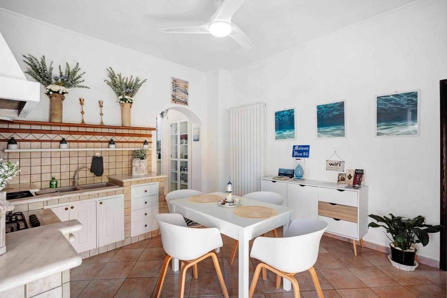 Maison Vico94 Вико Екуензе Екстериор снимка