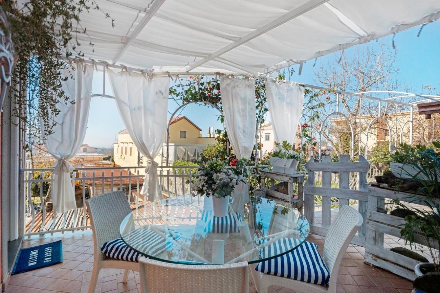 Maison Vico94 Вико Екуензе Екстериор снимка