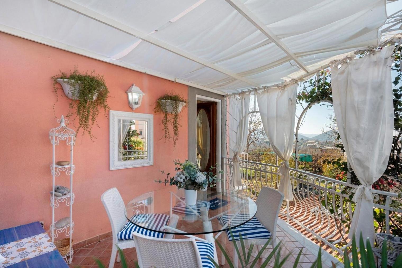 Maison Vico94 Вико Екуензе Екстериор снимка
