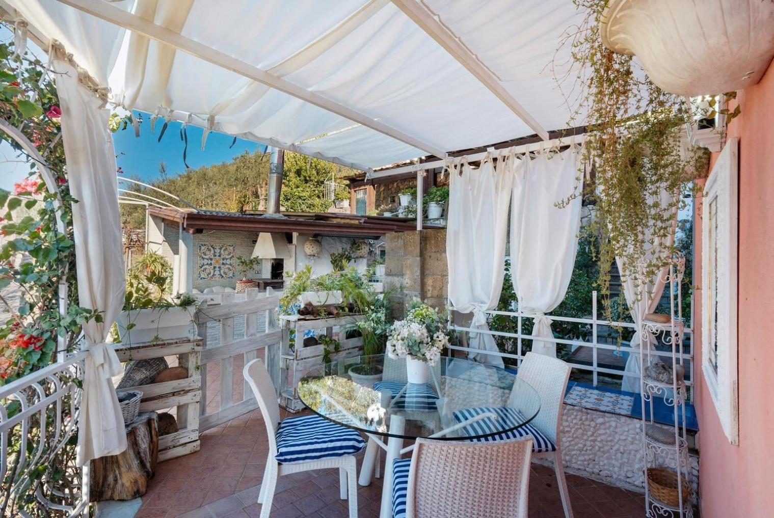 Maison Vico94 Вико Екуензе Екстериор снимка