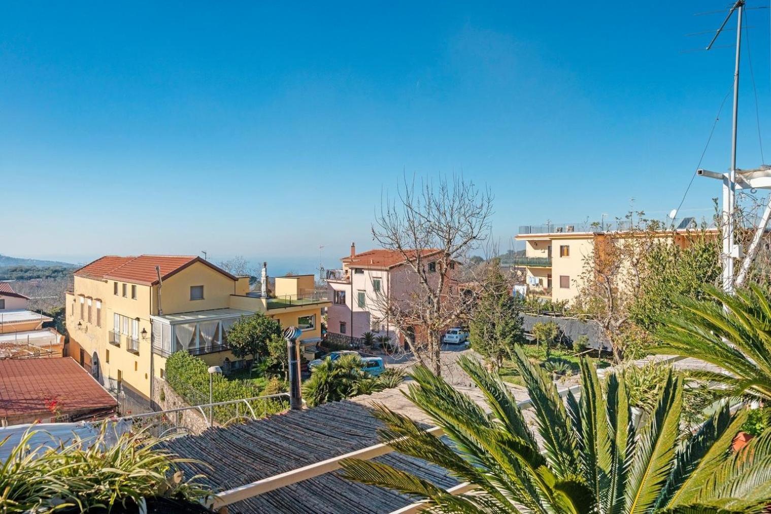 Maison Vico94 Вико Екуензе Екстериор снимка