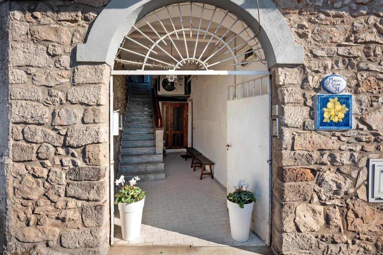 Maison Vico94 Вико Екуензе Екстериор снимка